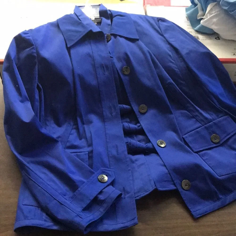 Jones  of New York awesome set both size large stretch jacket & matching blouse